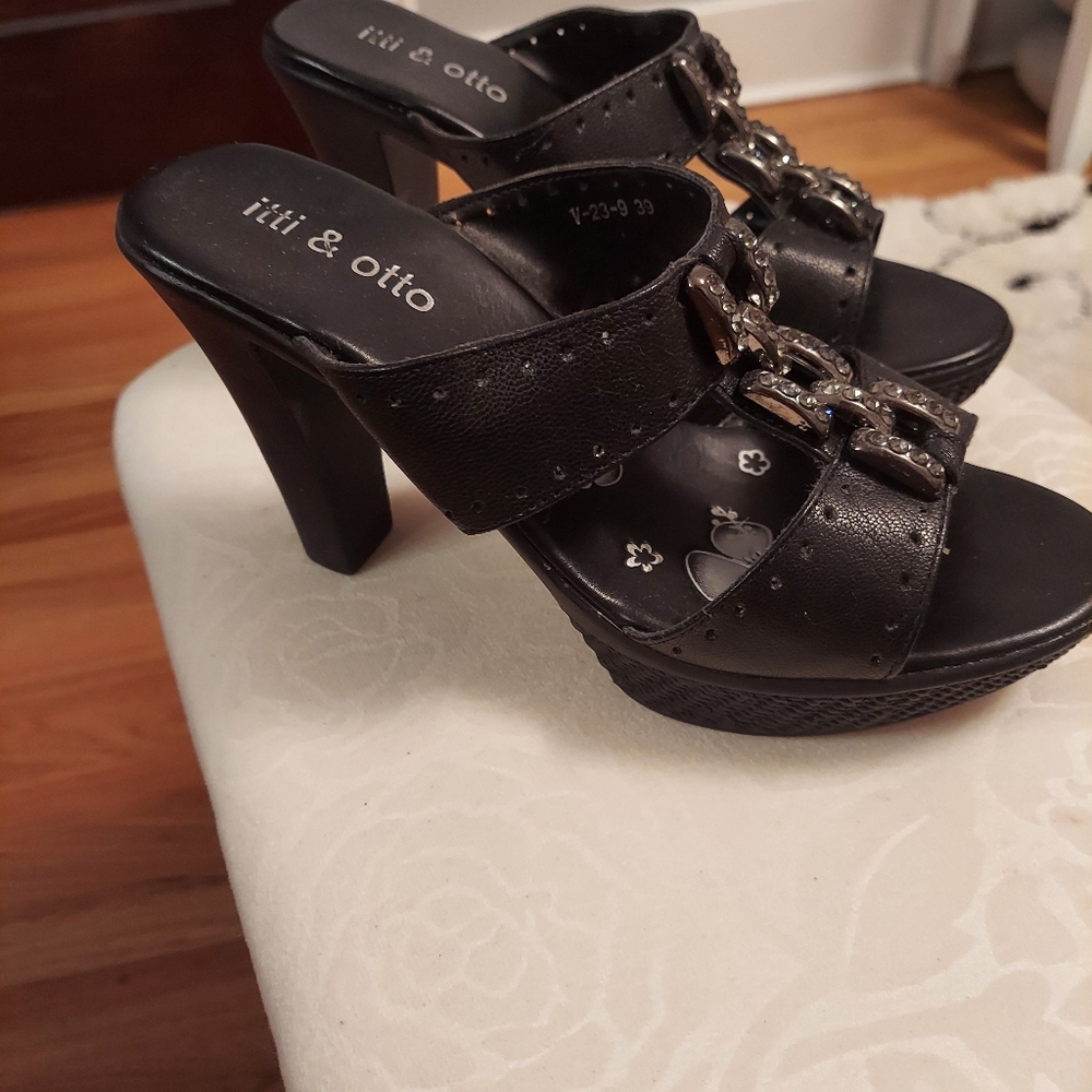 Sandals Size 8